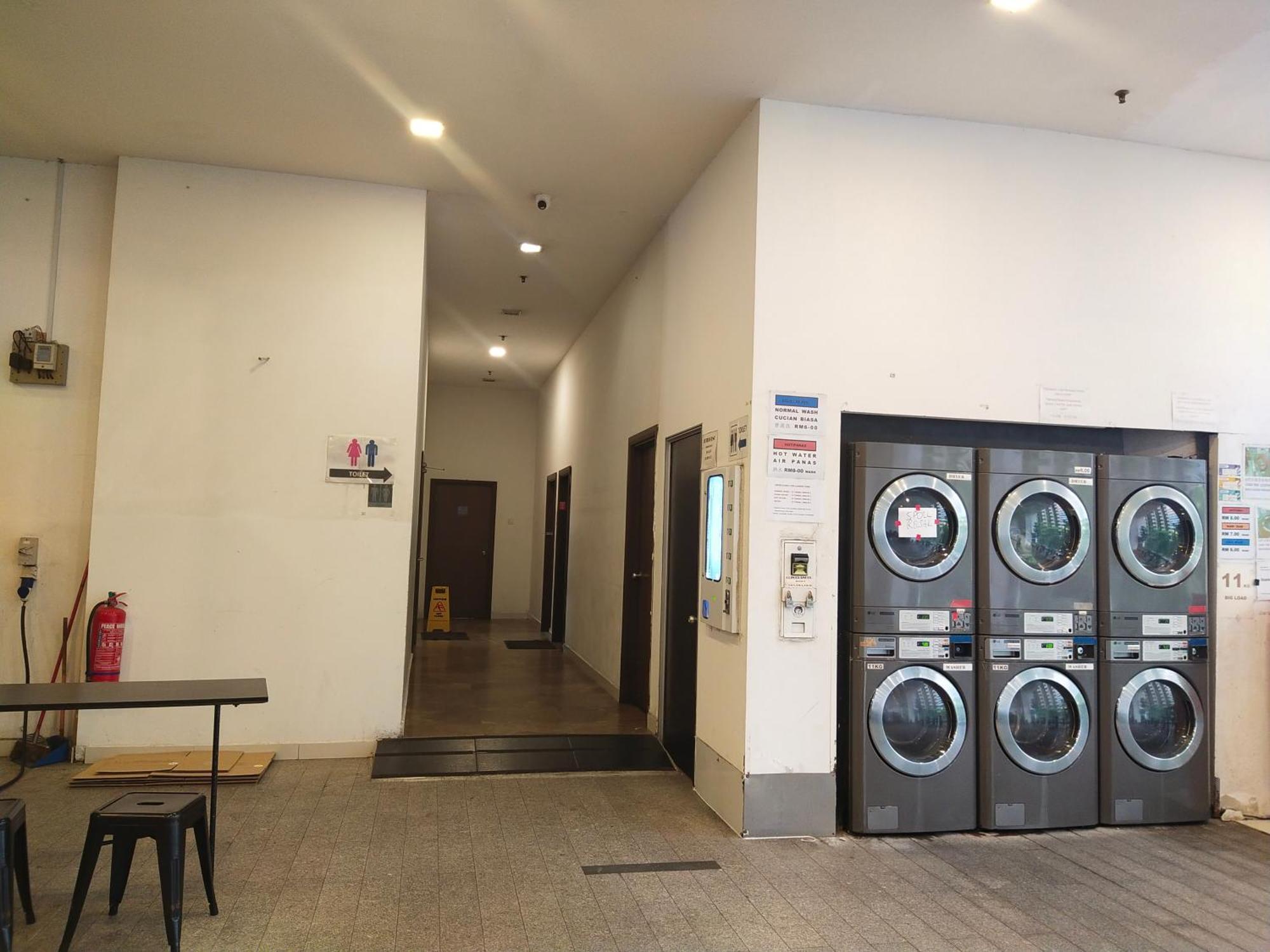 Regalia Exclusive Hostel Куала Лумпур Екстериор снимка