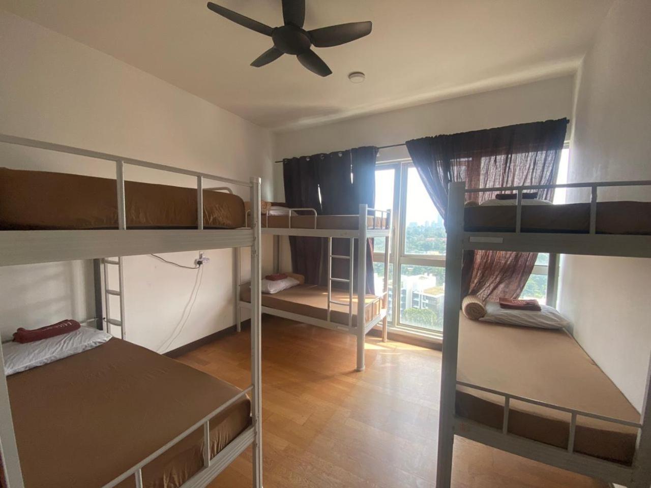Regalia Exclusive Hostel Куала Лумпур Екстериор снимка