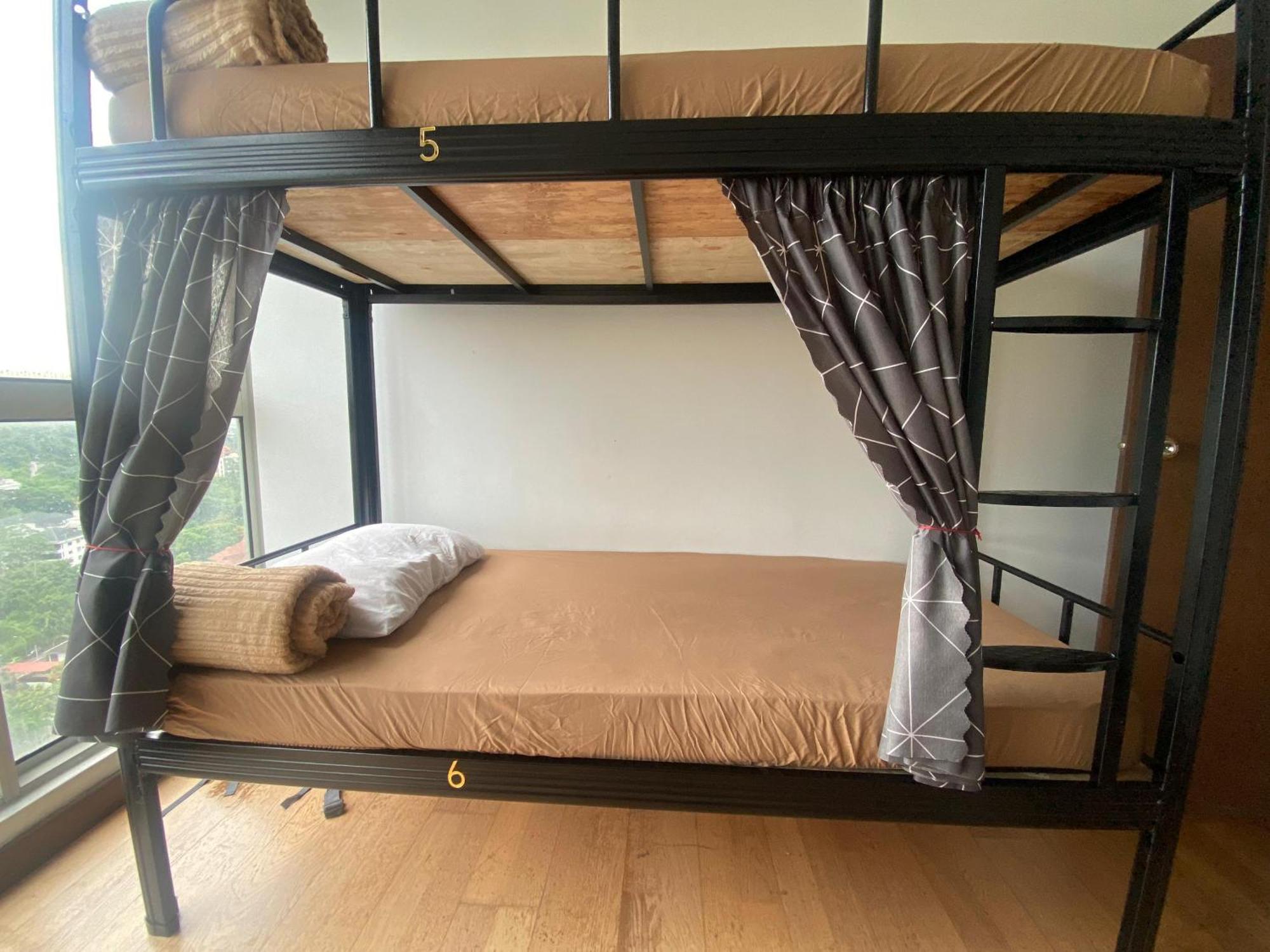 Regalia Exclusive Hostel Куала Лумпур Екстериор снимка