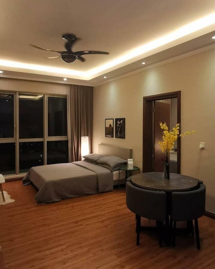 Regalia Exclusive Hostel Куала Лумпур Екстериор снимка